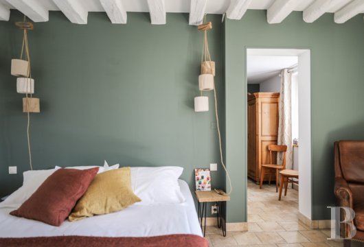 A former 18th century farmhouse with carefully renovated outbuildings on the edge of a forest in Perche - photo  n°28